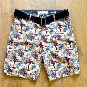 Tropical Parrot Print Shorts with Belt Vintage Genes